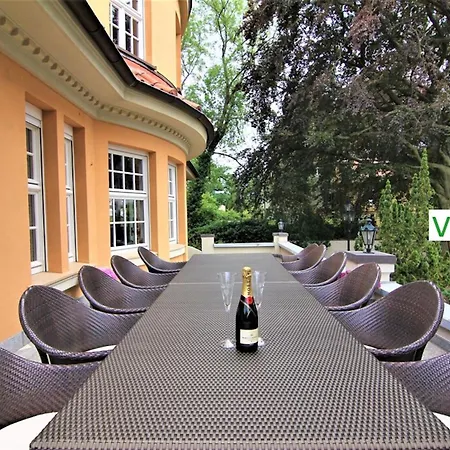 Luxus Rollstuhlgerechtes Emg Hannover, Messe, Mit Sauna, Garten, Fuer Familien Gruppen Bis 25 Personen *