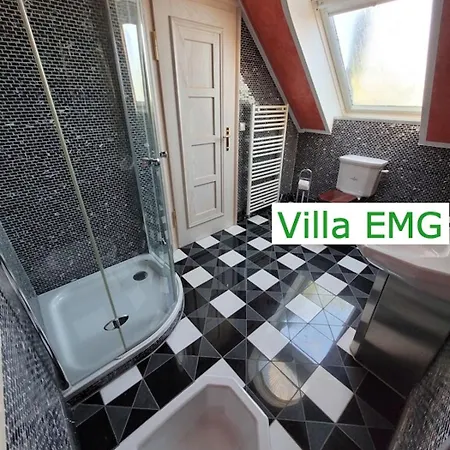 Luxus Rollstuhlgerechtes Emg Hannover, Messe, Mit Sauna, Garten, Fuer Familien Gruppen Bis 25 Personen 别墅 *